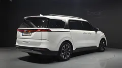 2023 Kia Carnival Diesel 7-Seater Signature — фото 2
