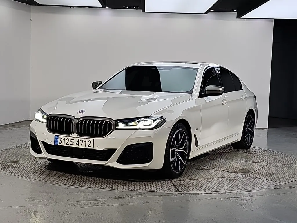 2022 BMW 5-Series 530i xDrive M Sport Package