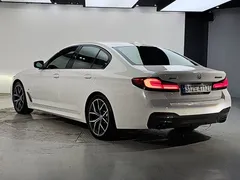 2022 BMW 5-Series 530i xDrive M Sport Package — фото 3