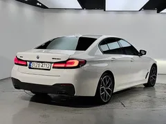 2022 BMW 5-Series 530i xDrive M Sport Package — фото 4