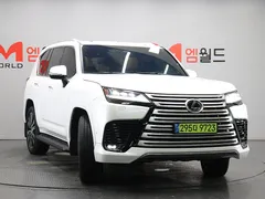 2025 Lexus LX 700h Luxury — фото 2