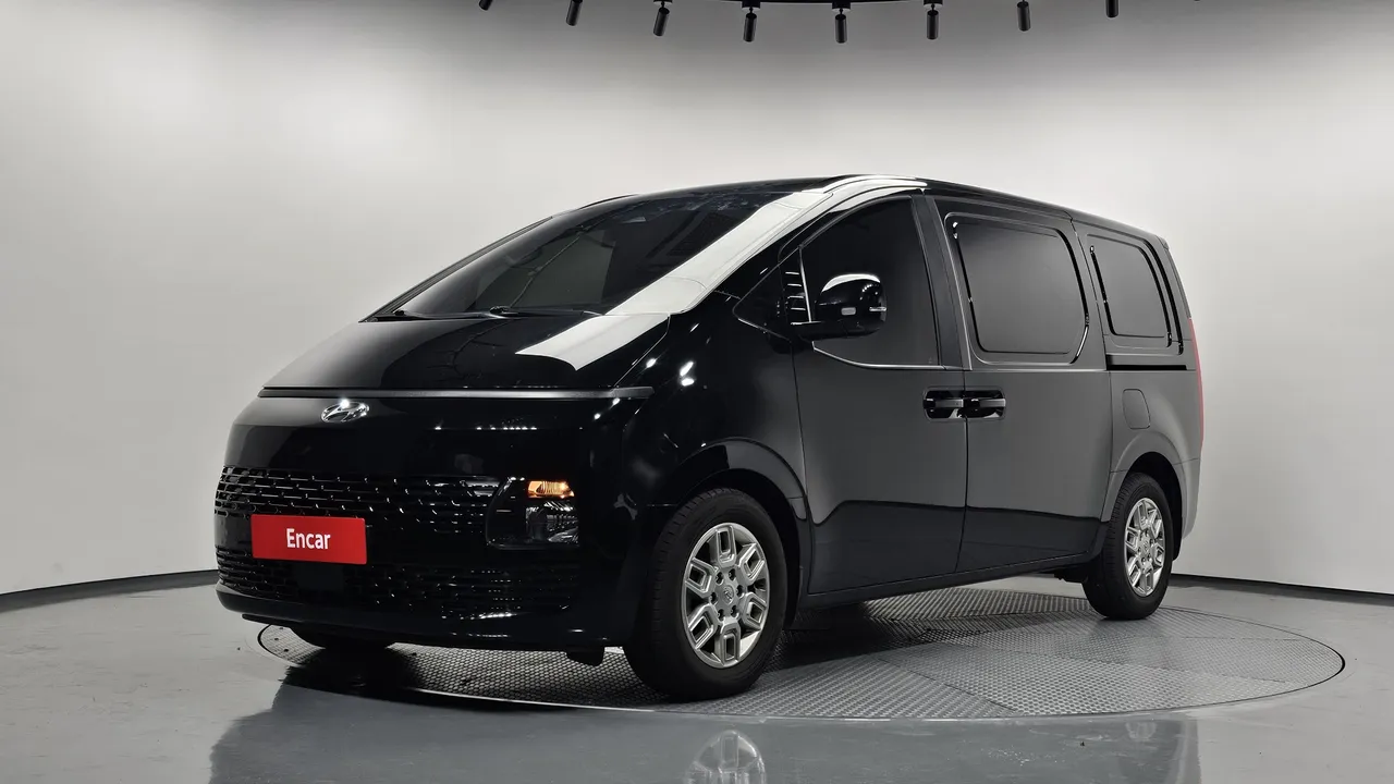 2023 Hyundai Staria Cargo 3-Seater