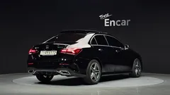2022 Mercedes-Benz A-Class A250 4MATIC Sedan — фото 2