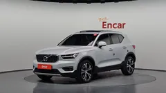 2022 Volvo XC40 B4 Inscription — фото 1
