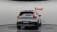 2022 Volvo XC40 B4 Inscription — фото 4