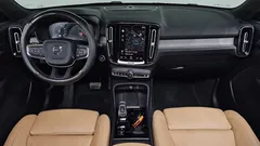 2022 Volvo XC40 B4 Inscription — фото 7