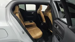 2022 Volvo XC40 B4 Inscription — фото 11