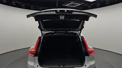 2022 Volvo XC40 B4 Inscription — фото 20