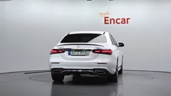 2022 Mercedes-Benz E-Class E220d 4MATIC AMG Line — фото 4