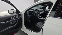 2022 Mercedes-Benz E-Class E220d 4MATIC AMG Line — фото 10