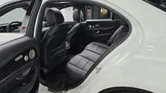 2022 Mercedes-Benz E-Class E220d 4MATIC AMG Line — фото 11
