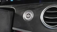 2022 Mercedes-Benz E-Class E220d 4MATIC AMG Line — фото 19