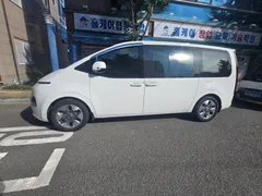 2024 Hyundai Staria Tourer 9-Seater — фото 3