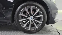 2023 BMW 3-Series 320i — фото 5