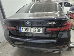 2023 BMW 5-Series 520i M Sport — фото 2