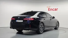 2024 BMW 5-Series 520i M Sport — фото 2