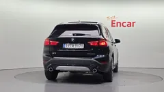 2022 BMW X1 xDrive 20i xLine — фото 4
