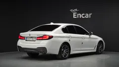 2023 BMW 5-Series 520i M Sport — фото 2