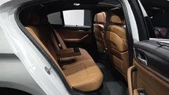 2023 BMW 5-Series 520i M Sport — фото 12