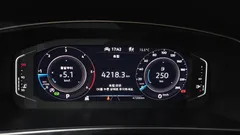 2022 Volkswagen Tiguan 2.0 TDI Premium — фото 8