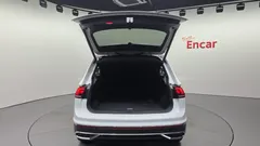 2022 Volkswagen Tiguan 2.0 TDI Premium — фото 20
