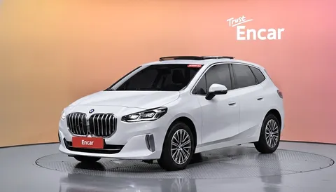 2023 BMW 2-Series 220i Luxury