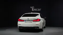2023 BMW 5-Series 530e Luxury — фото 4