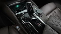 2023 BMW 5-Series 530e Luxury — фото 9