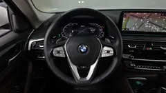2023 BMW 5-Series 530e Luxury — фото 17