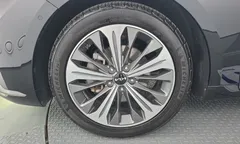 2023 Kia K8 Signature Special — фото 5