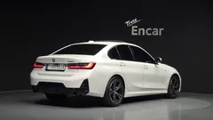 2023 BMW 3-Series 320i M Sport — фото 2