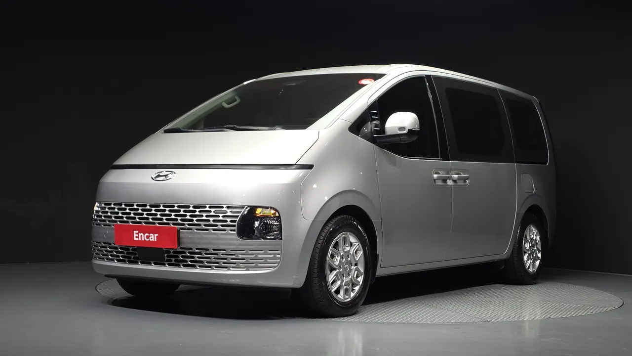 2022 Hyundai Staria Tourer 11-Seater