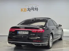 2021 Audi A8 55 TFSI Quattro Premium LWB — фото 3
