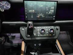 2023 Land Rover Defender 110 P400 X — фото 15