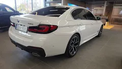 2022 BMW 5-Series 530i M Sport Package — фото 2
