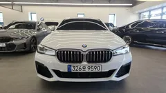 2022 BMW 5-Series 530i M Sport Package — фото 3