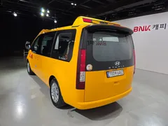 2023 Hyundai Staria L3.5 Kinder Safety Car — фото 4