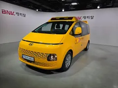 2023 Hyundai Staria L3.5 Kinder Safety Car — фото 13