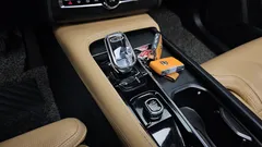 2022 Volvo XC90 T8 Ultimate Bright Hybrid — фото 9