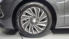 2023 Hyundai Sonata Premium Plus — фото 5
