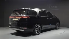 2023 Kia Carnival Diesel 9-Seater Noblesse — фото 2
