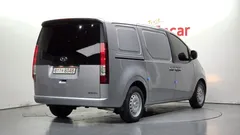2023 Hyundai Staria Cargo 3-Seater — фото 2