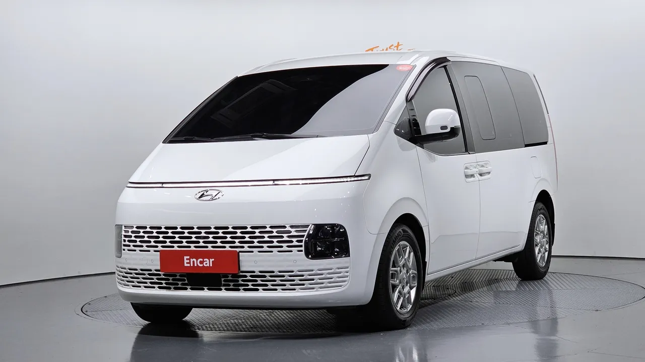 2023 Hyundai Staria Cargo 5-Seater