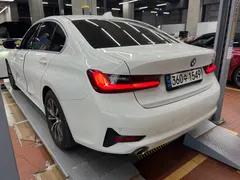 2022 BMW 3-Series 320i — фото 2