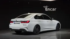 2022 BMW 3-Series 320d M Sport — фото 2