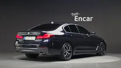 2022 BMW 5-Series 530i M Sport Package — фото 2