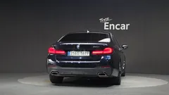 2022 BMW 5-Series 530i M Sport Package — фото 4