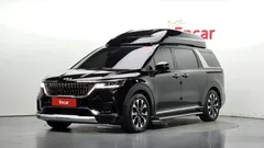 2023 Kia Carnival Diesel 7-Seater Hi-Limousine — фото 1