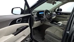 2023 Kia Carnival Diesel 7-Seater Hi-Limousine — фото 10