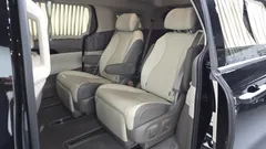 2023 Kia Carnival Diesel 7-Seater Hi-Limousine — фото 16